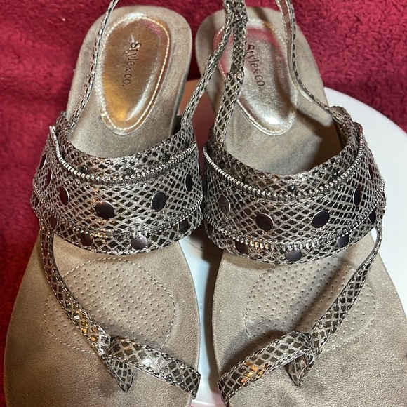 Style & Co Alouise Toe Ring Sandal Pewter  3” Heel - Picture 5 of 7